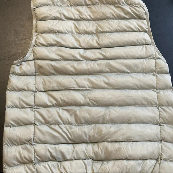 32 Degrees Silver Puffer Vest Size S small NWT - Picture 9 of 13